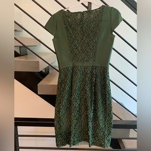 Tory Burch Green Lace dress with cape sleeves size 6